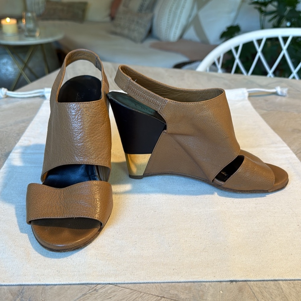 CHLOE Wedge Heel Mule Sandal in Cognac Tan with Gold Accent on Heel sz 37